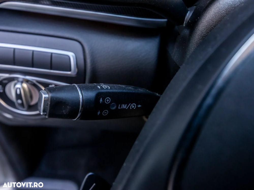 Mercedes-Benz V 220 d Extralang 9G-TRONIC Avantgarde - 25