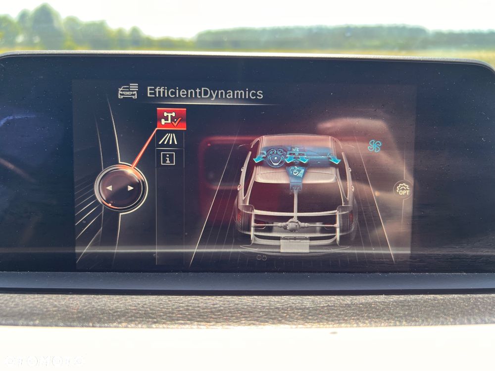 BMW Seria 3 320d xDrive - 12