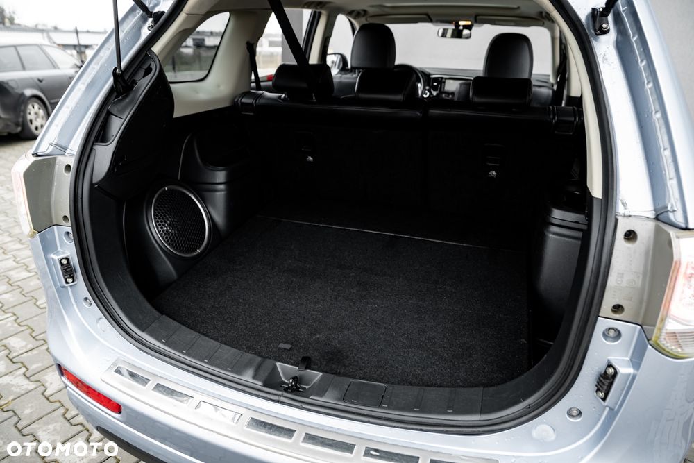 Mitsubishi Outlander 2.0 4WD Plus - 34