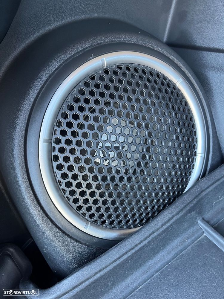 Mitsubishi Outlander - 23