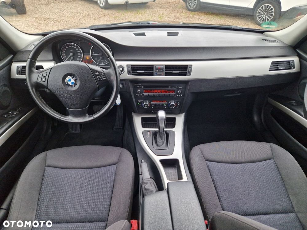 BMW Seria 3 318d Touring - 7