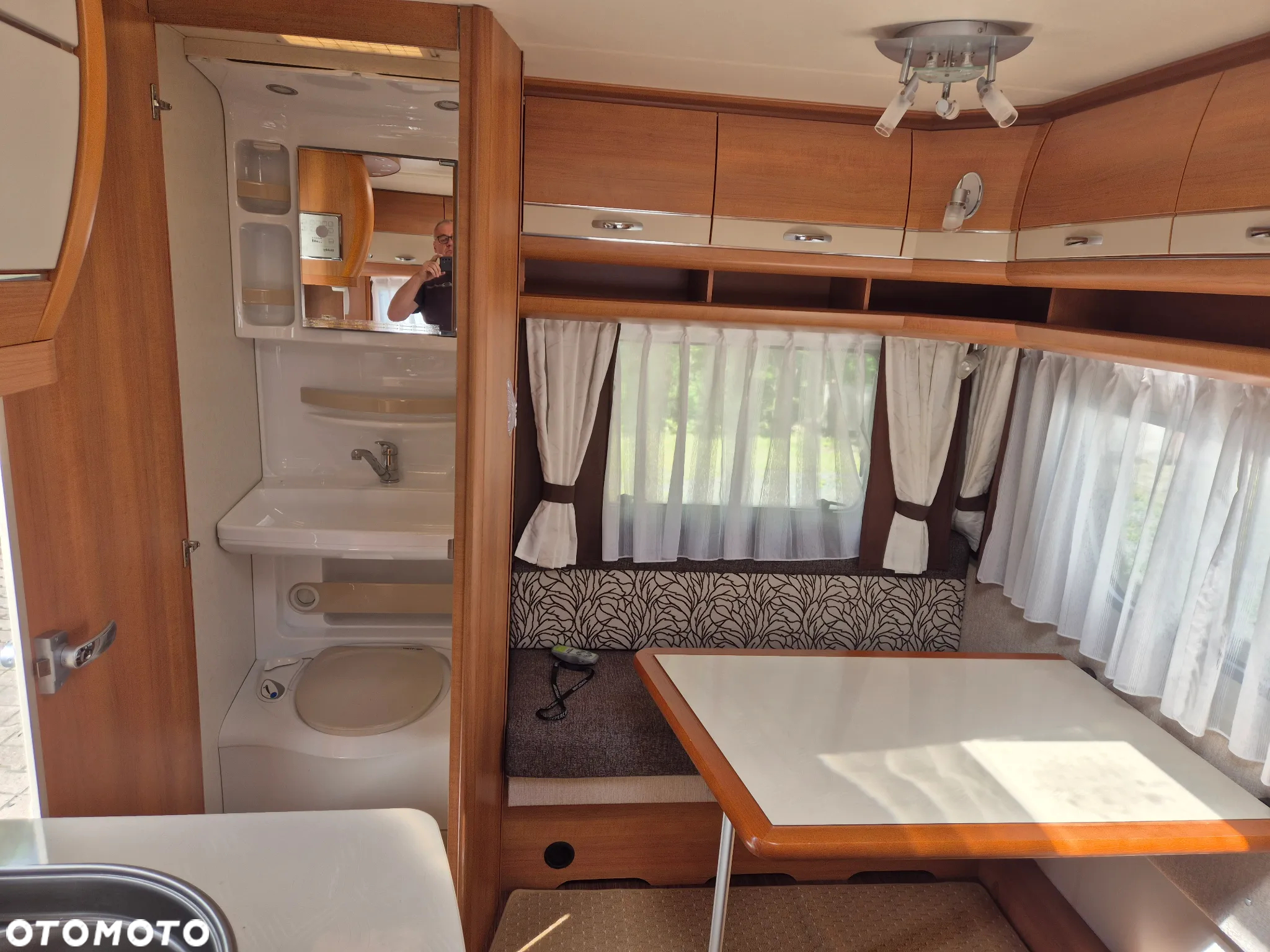 Hobby LA VITA 400 SFE - 16