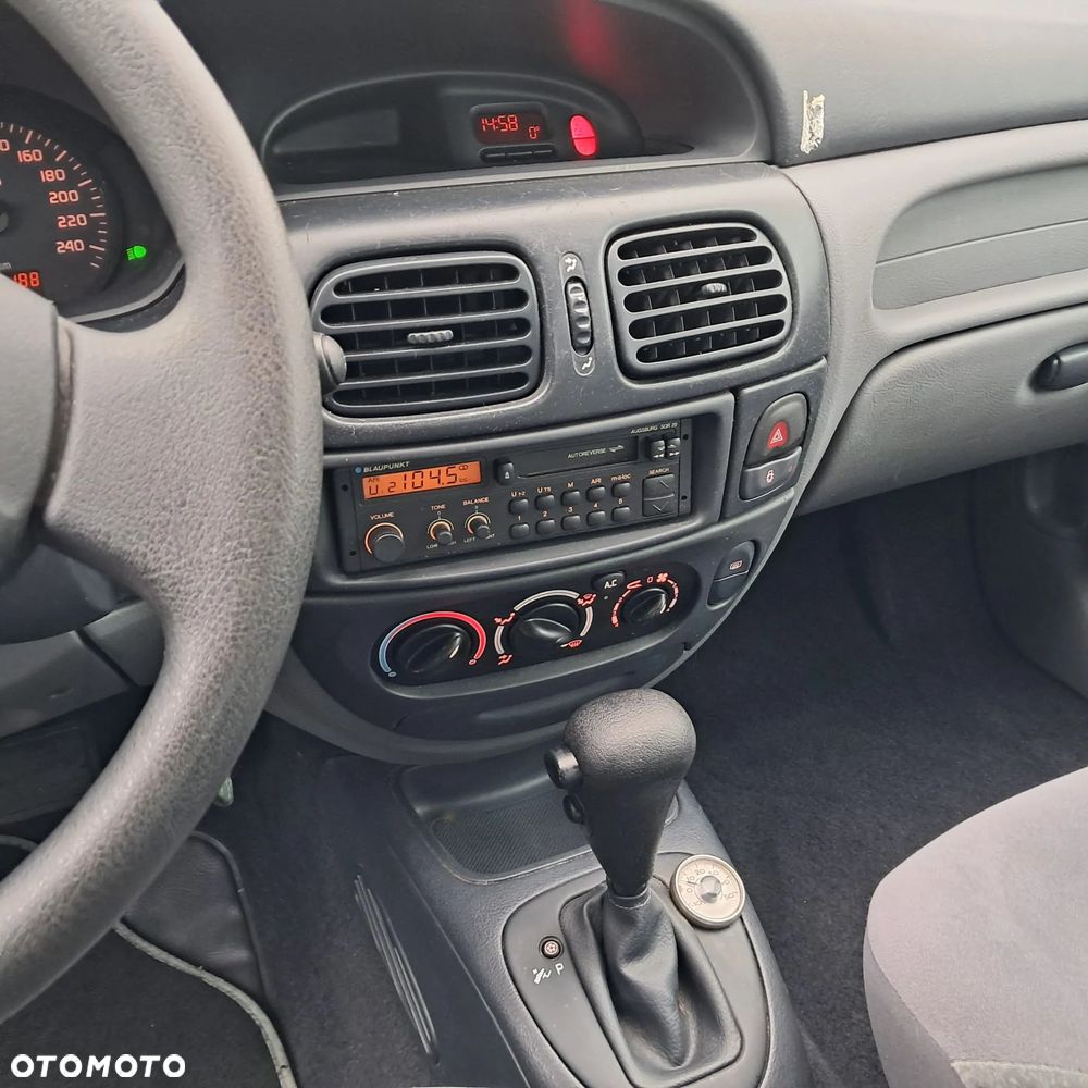 Renault Megane - 13