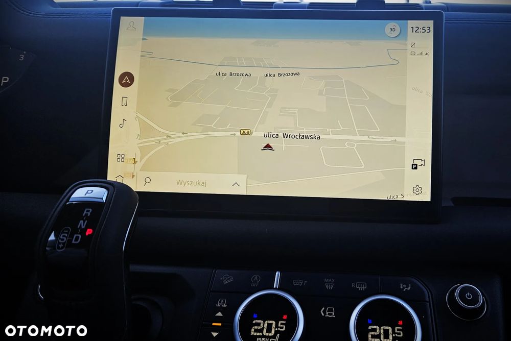 Land Rover Defender - 25