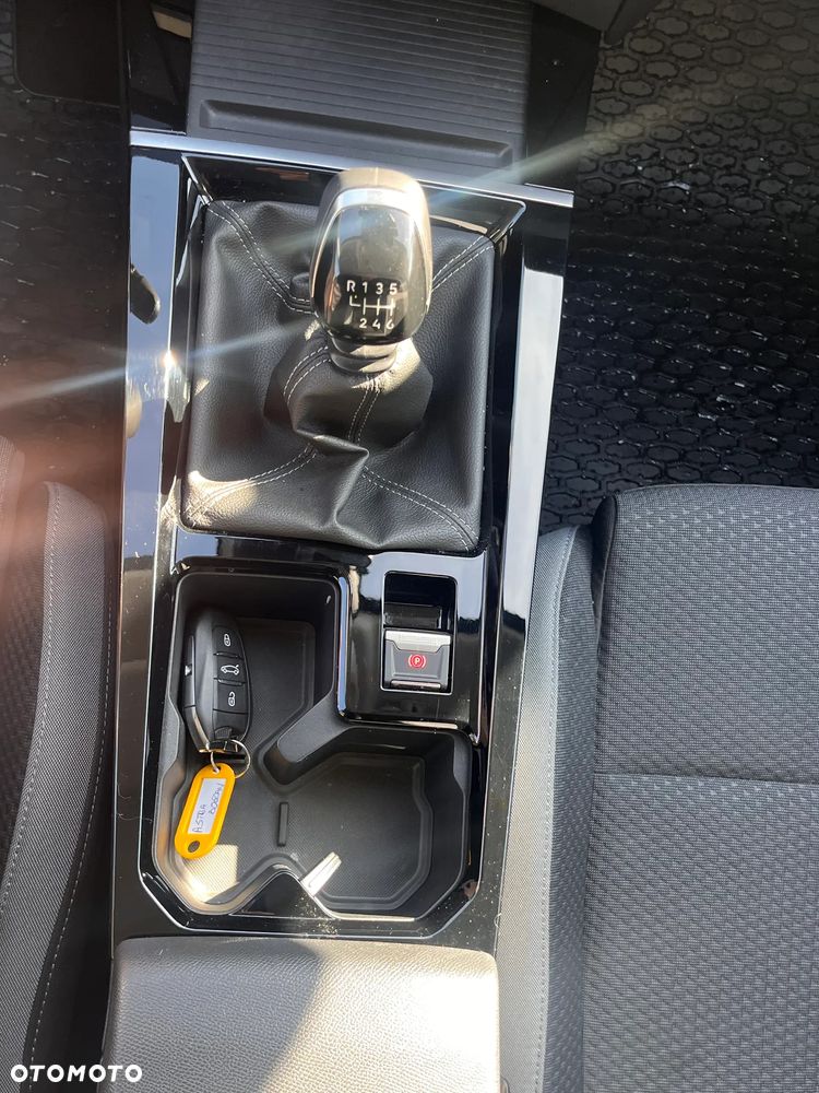 Opel Astra 1.2 T Edition S&S - 15