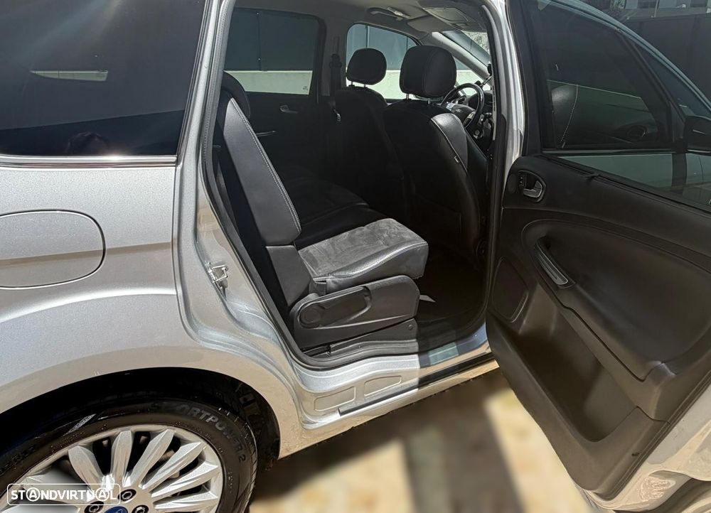 Ford S-Max 2.0 TDCi Titanium 7L 143g - 15