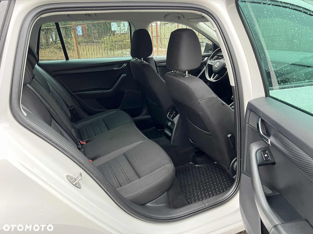 Skoda Octavia 2.0 TDI SCR Style DSG - 14