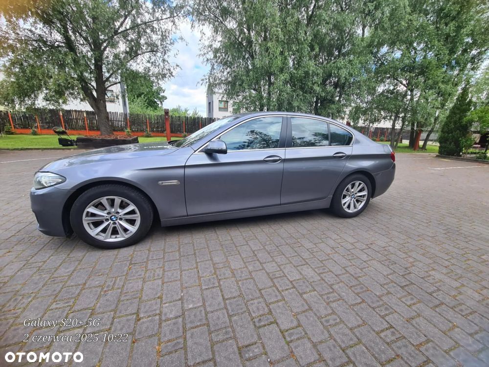 BMW Seria 5 525d xDrive - 4