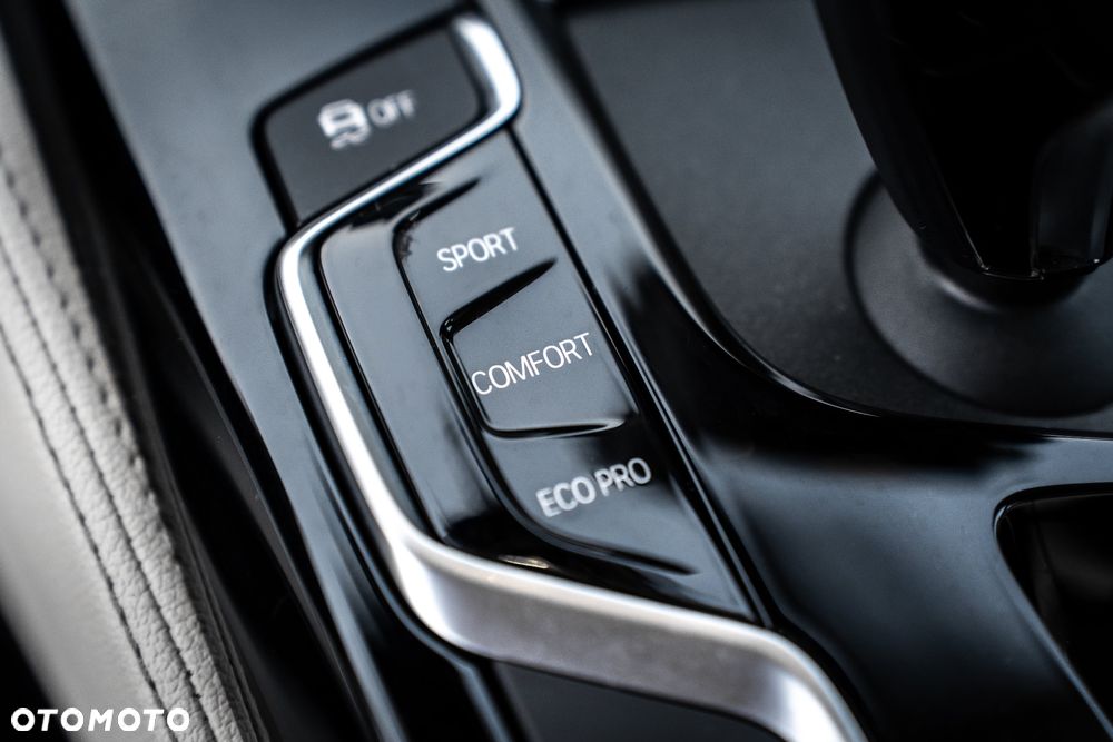 BMW Seria 5 520d xDrive Luxury Line - 10