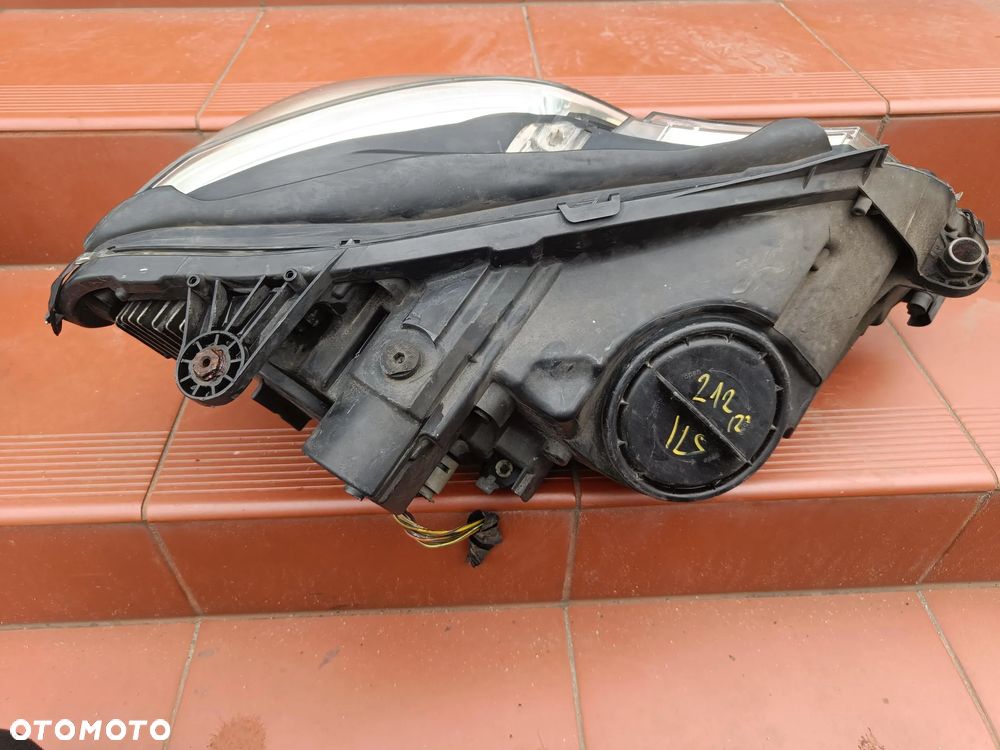 MERCEDES W212 E-KLASA LAMPA PRZÓD PRZEDNIA XENON SKRĘTNY ILS EU - 10