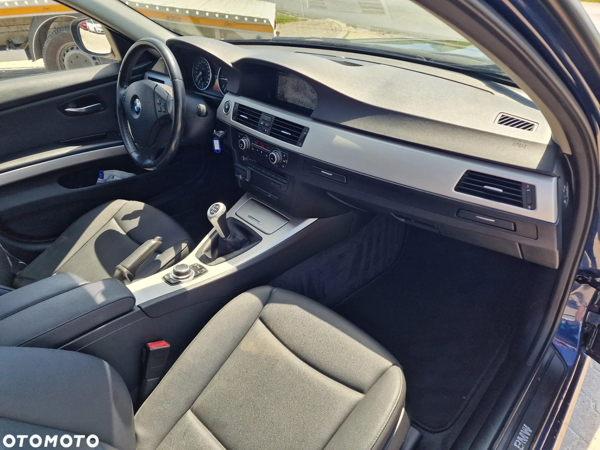 BMW Seria 3 318d Touring Blue Performance Luxury Line - 24