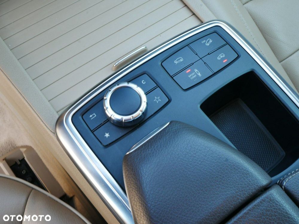 Mercedes-Benz ML - 28