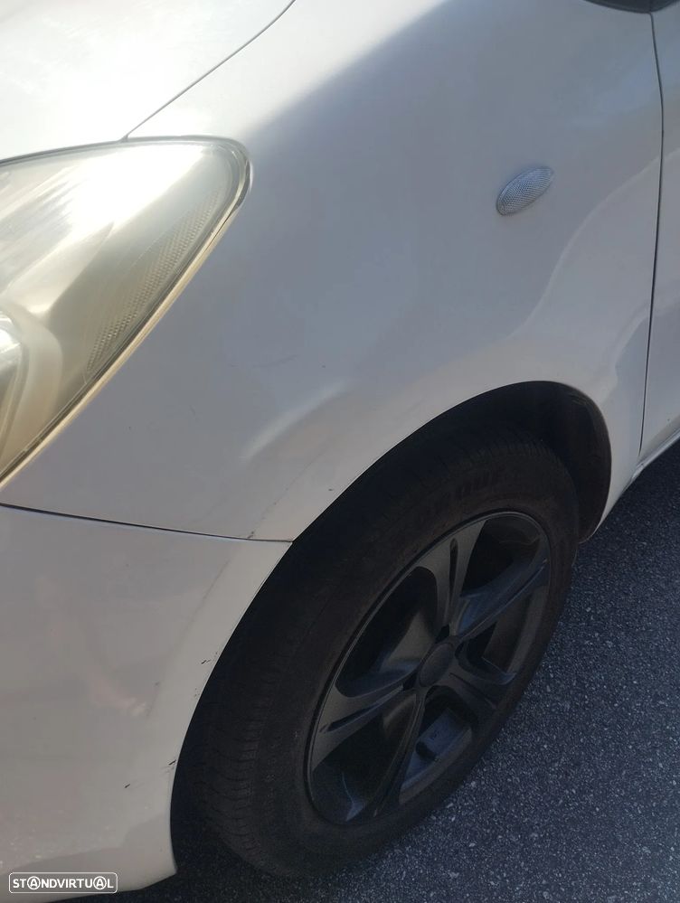 Toyota Yaris 1.4 D-4D - 3