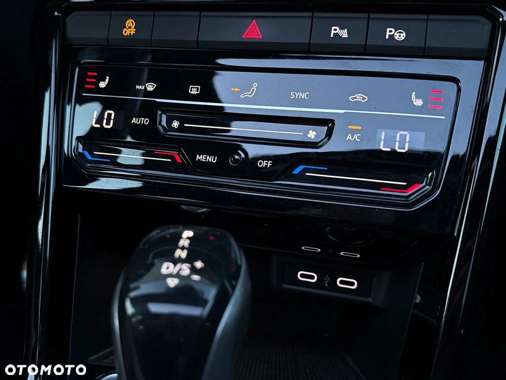 Volkswagen T-Roc 1.5 TSI R-Line DSG - 17