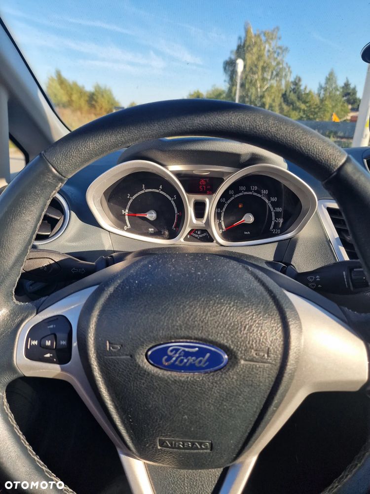 Ford Fiesta - 12