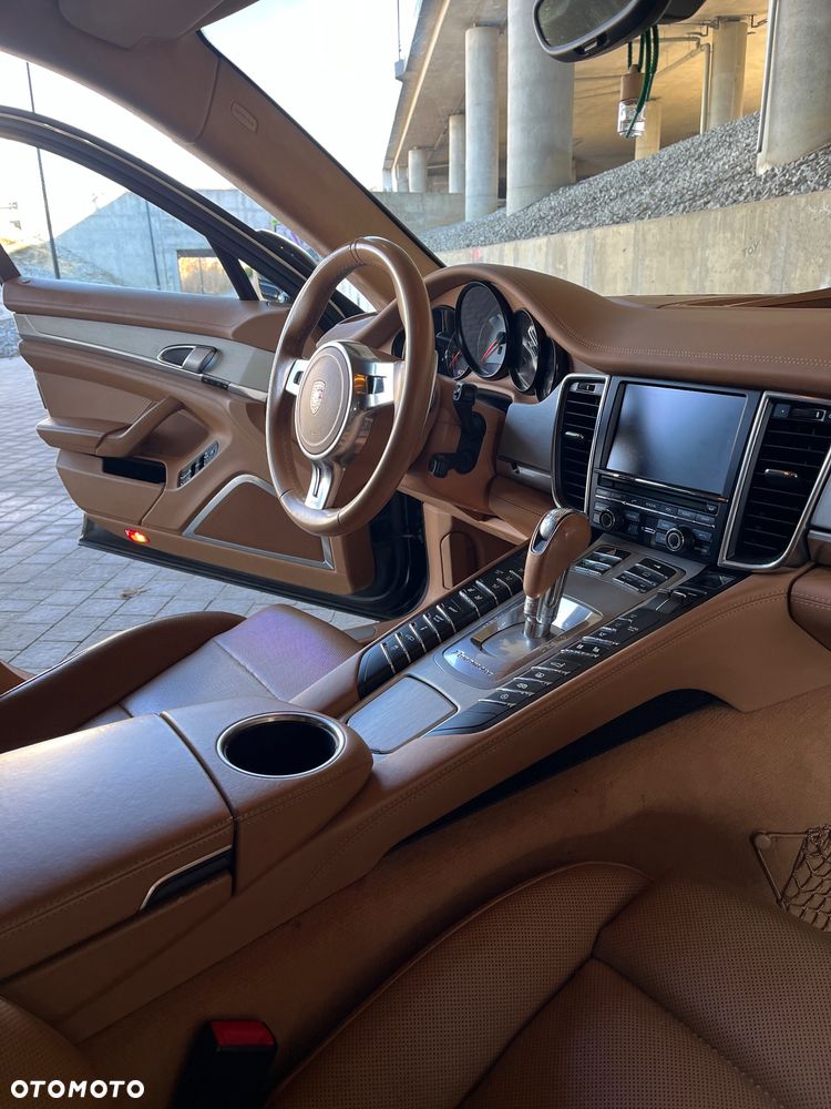 Porsche Panamera 4S PDK - 21