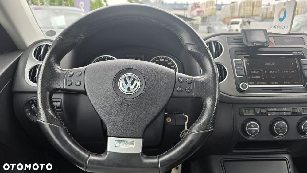 Volkswagen Tiguan - 12