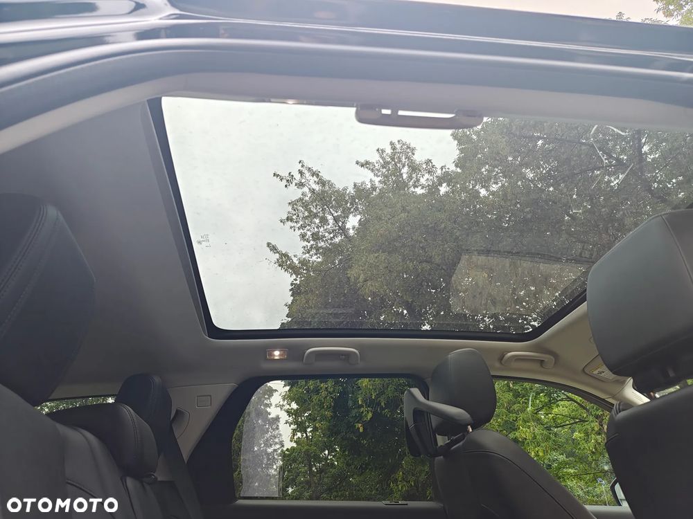 Jaguar XF P300 AWD R-Dynamic SE - 24