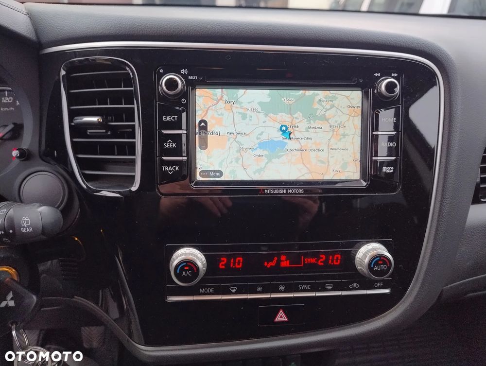 Mitsubishi Outlander 2.0 Invite + 2WD - 3