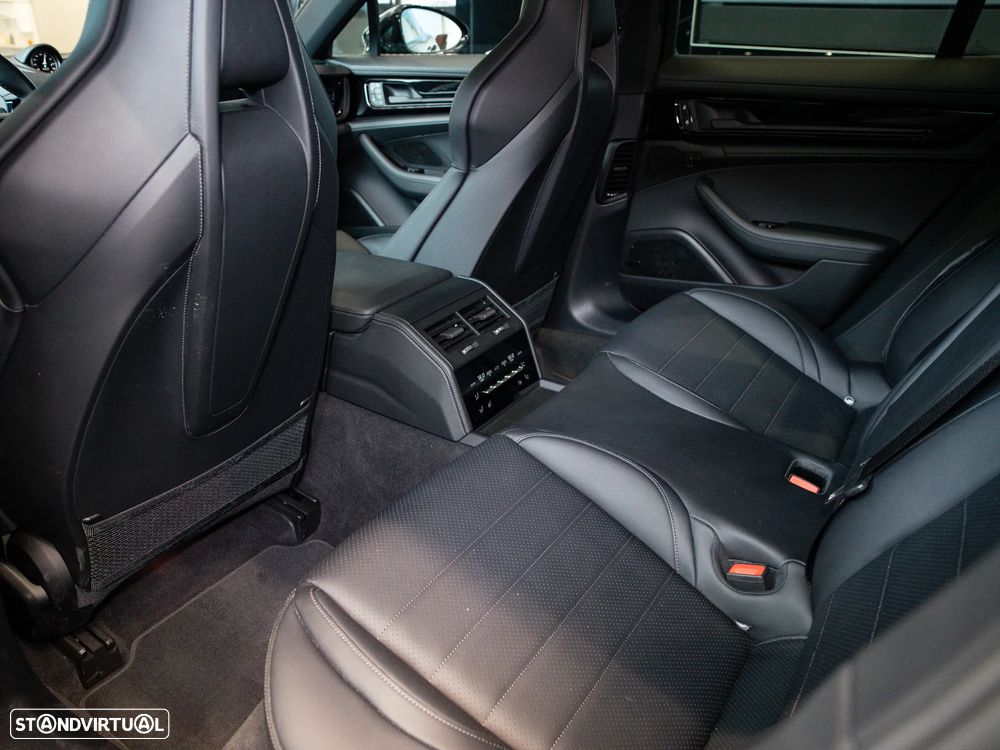 Porsche Panamera 4S E-Hybrid - 32