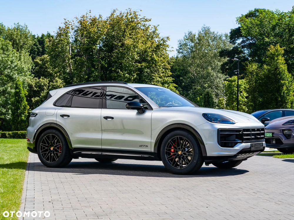 Porsche Cayenne GTS - 5