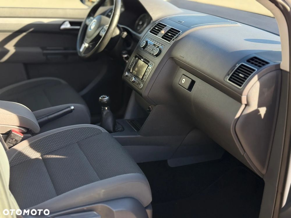 Volkswagen Touran 1.6 TDI DPF BlueMotion Technology STYLE - 11