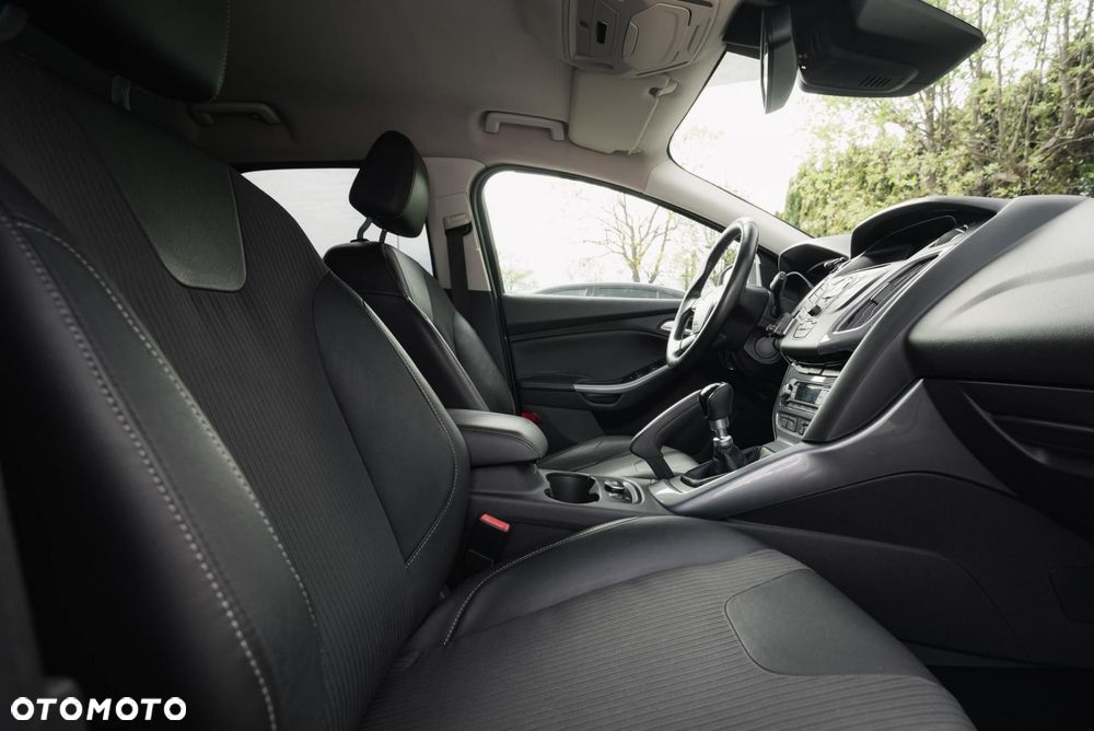 Ford Focus 1.6 EcoBoost Titanium - 16