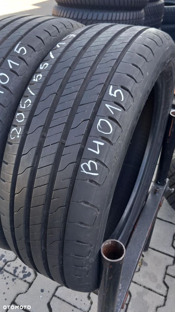 205/55/17 Goodyear Efficient Grip Performance 2 95V - 3