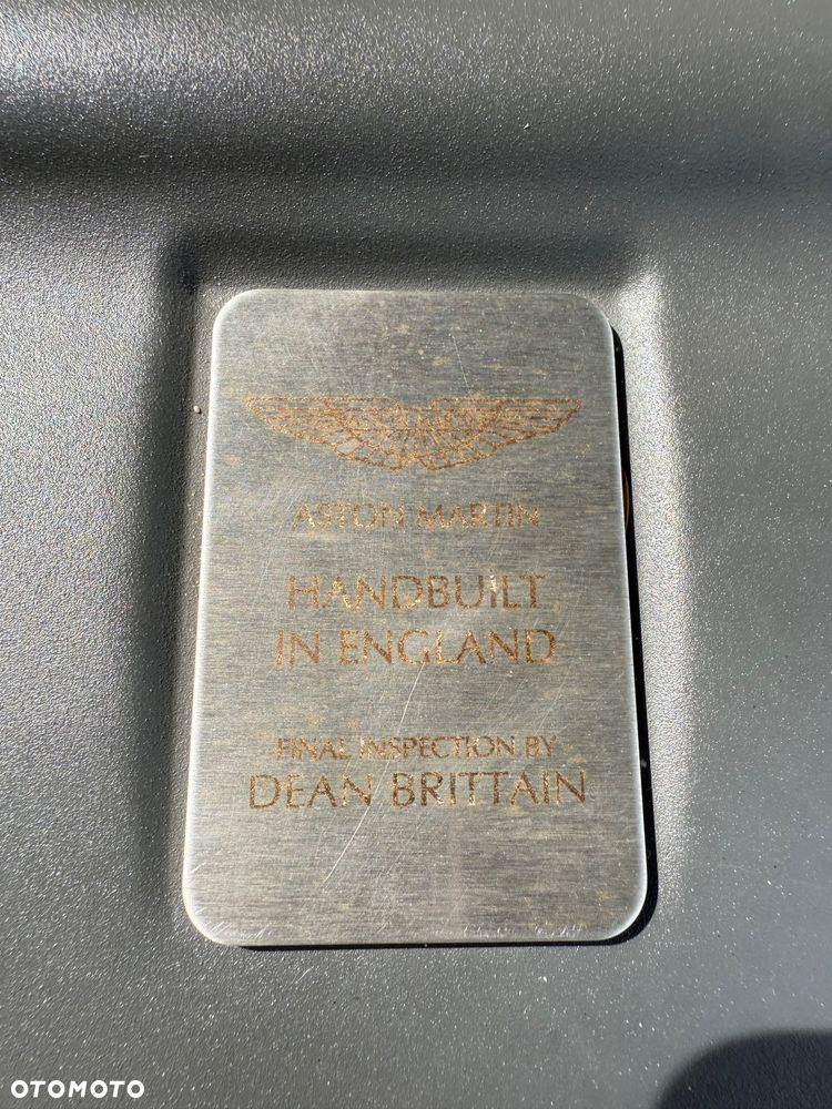 Aston Martin DB9 - 29