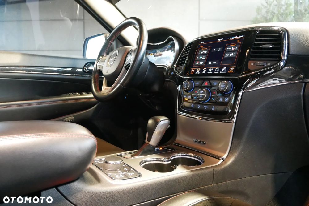 Jeep Grand Cherokee - 29