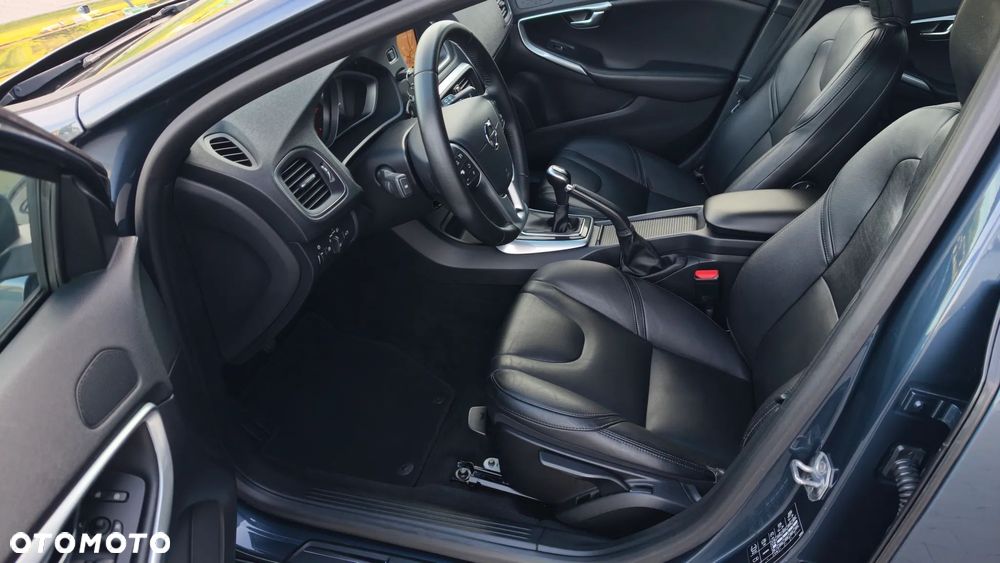 Volvo V40 D3 Momentum - 21