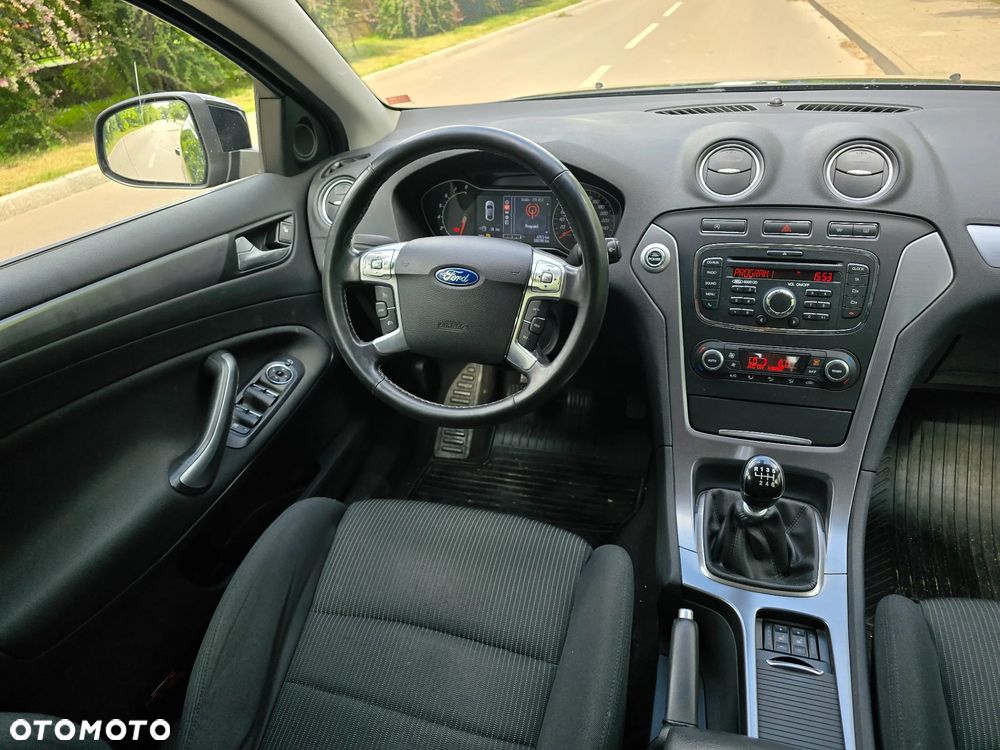 Ford Mondeo 1.6 T Titanium - 24