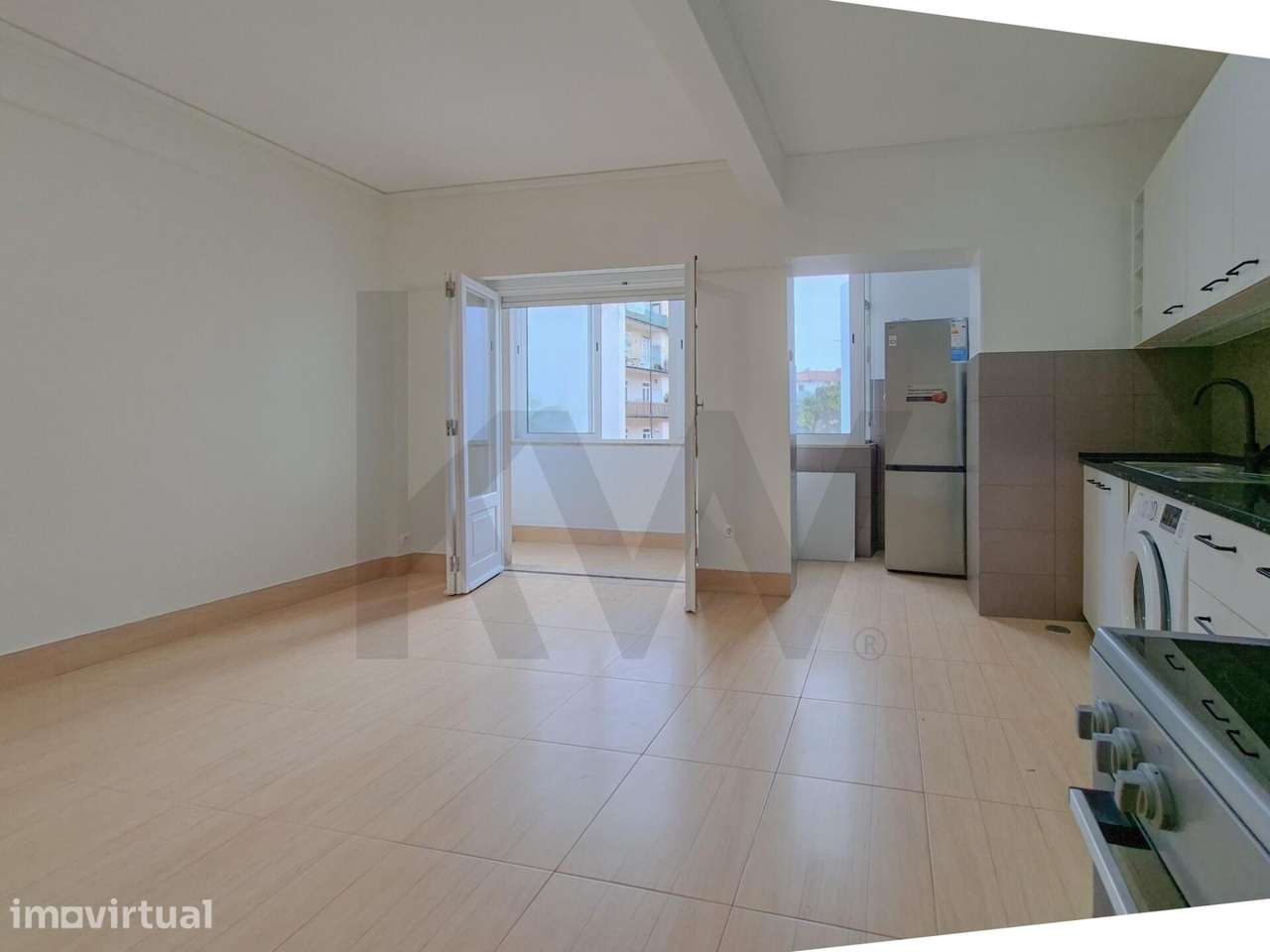 Apartamento T2 Parcialmente Remodelado com Varanda e Elevador – Marquê - Grande imagem: 5/28