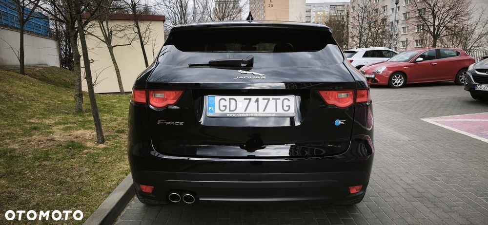 Jaguar F-Pace 2.0 i4D RWD Pure - 10