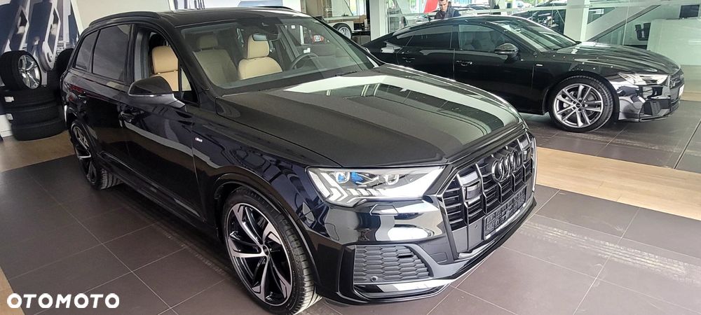 Audi Q7 - 1