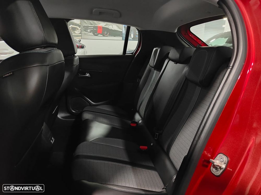 Peugeot 208 1.2 PureTech Allure EAT8 - 8