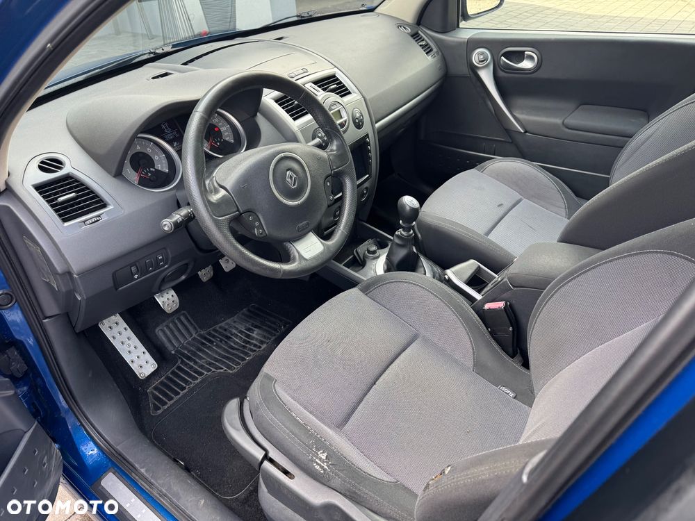 Renault Megane 2.0T 16V GT - 9