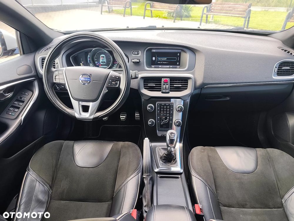 Volvo V40 D2 R Design - 8