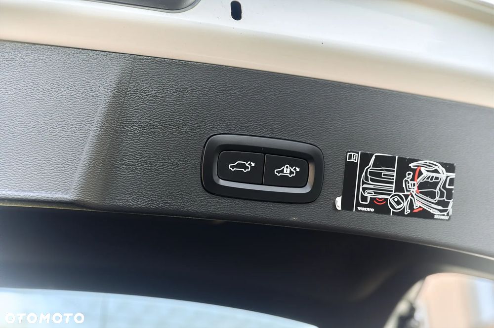 Volvo XC 40 P8 AWD Recharge RDesign - 27