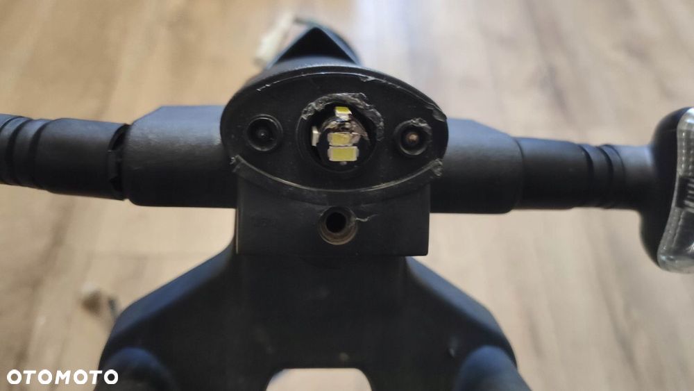 EU KIERUNKOWSKAZ TYŁ MOCOWANIE APRILIA RS4 125 CM - 2