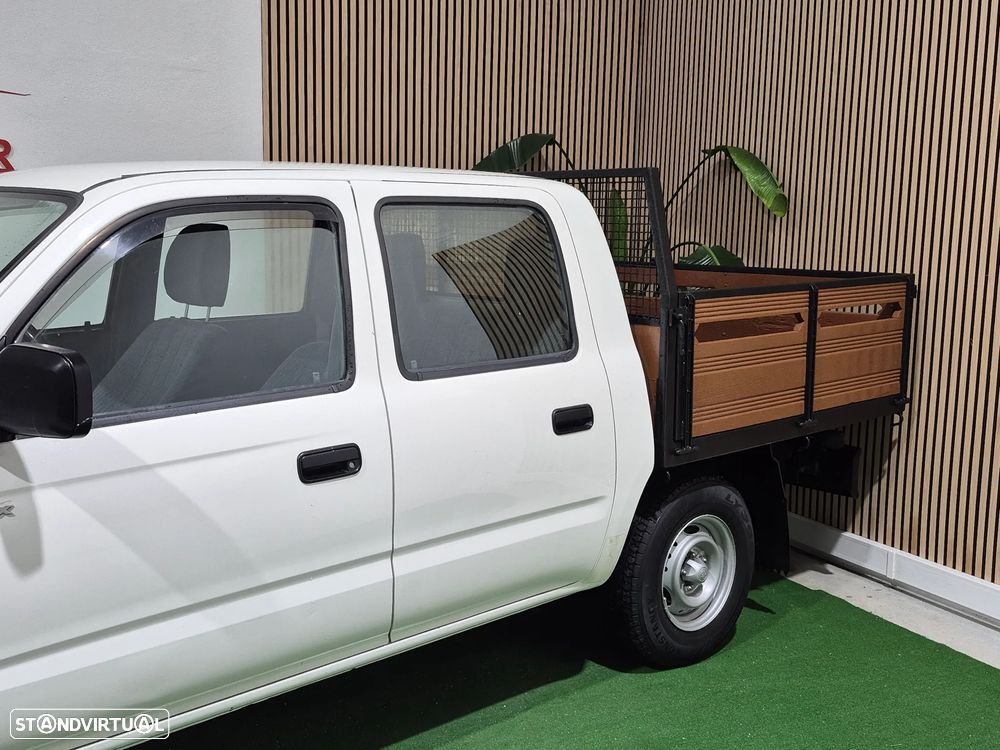 Toyota Hilux 2.4D - 150.000KM | GARANTIA | IVA - 5 LUGARES - 4