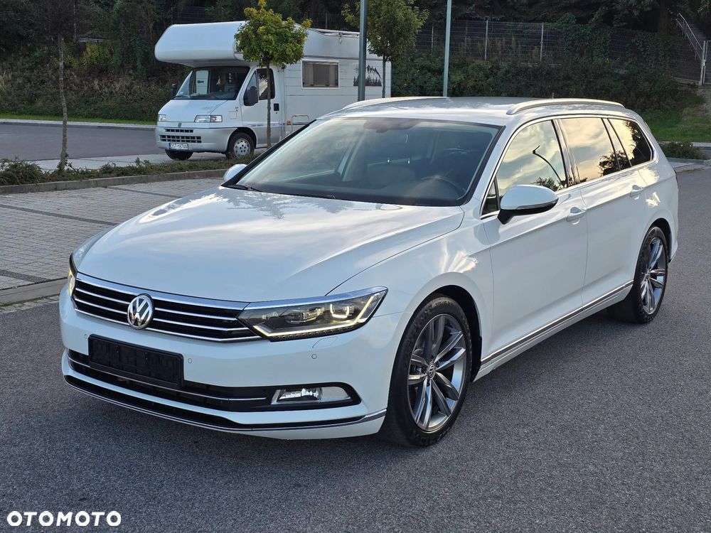 Volkswagen Passat - 1