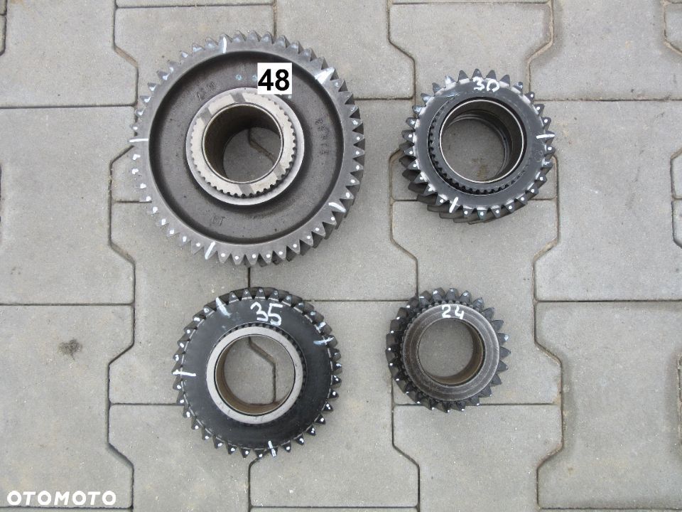 Tryb koło zębate skrzyni biegów 3389831M1 Massey Ferguson 8110 8120 8130 8140 8150 8160 8170 8180 - 1