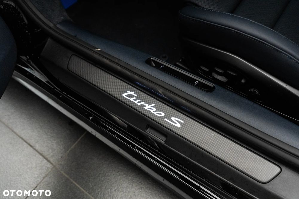 Porsche 911 Turbo S - 32