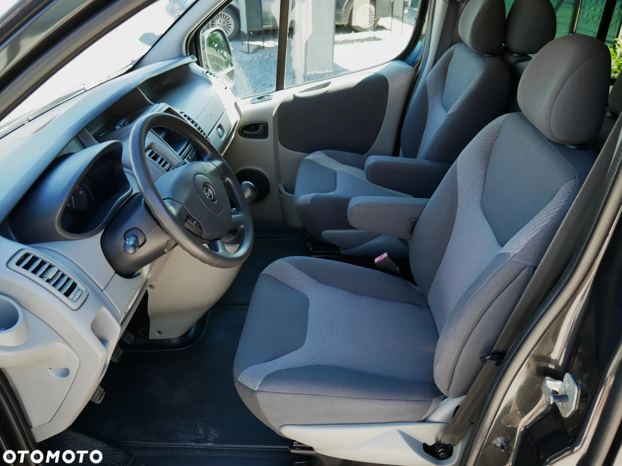 Opel Vivaro - 17
