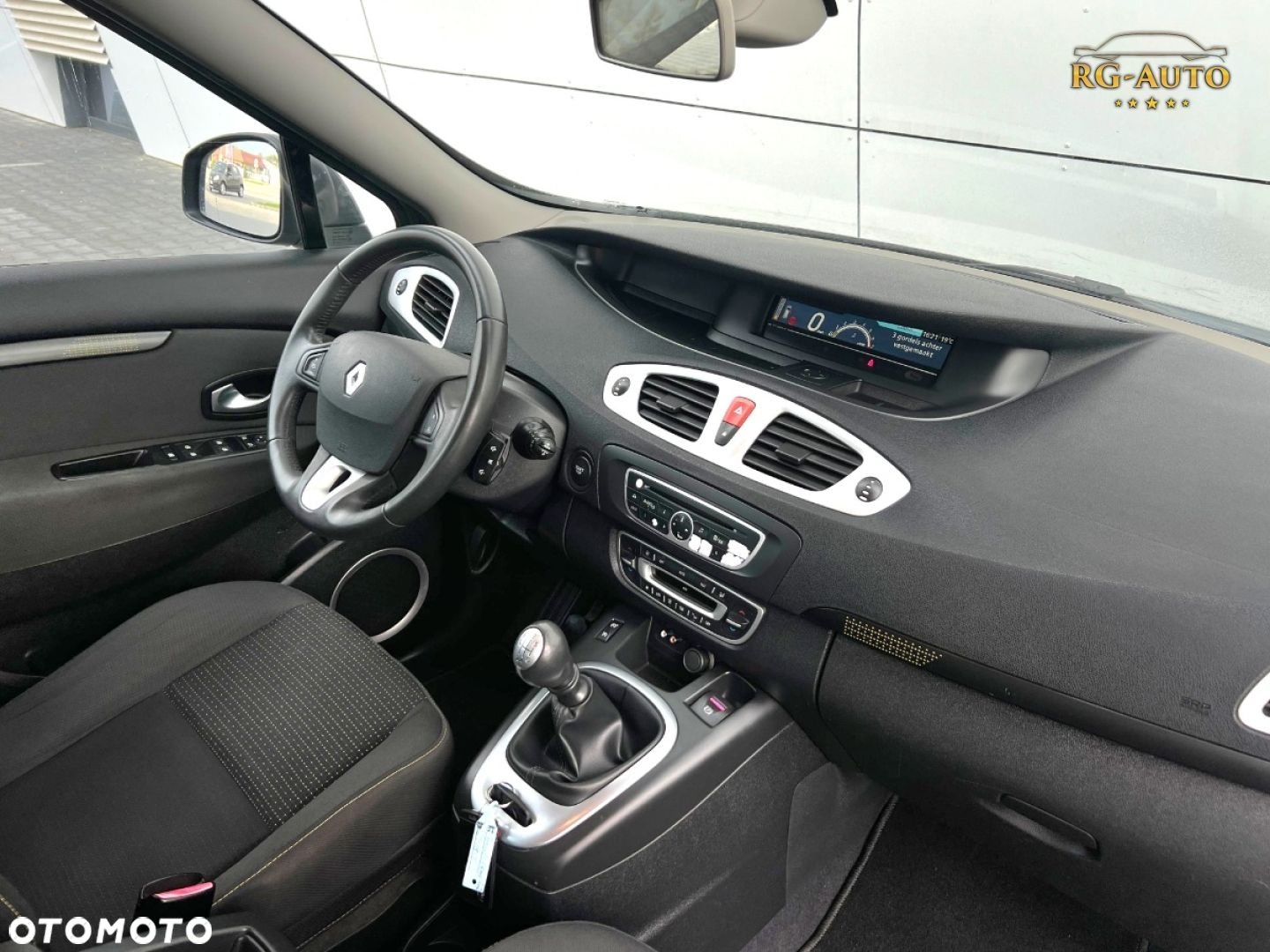 Renault Grand Scenic - 24