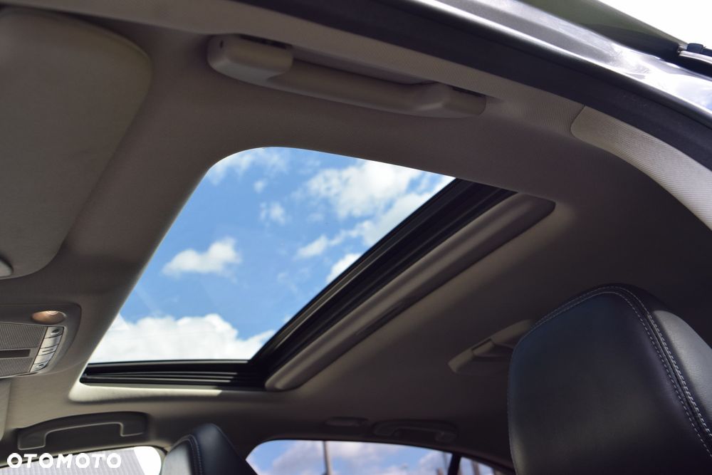 Infiniti Q50 2.0t Sport Sound Studio by Bose - 32