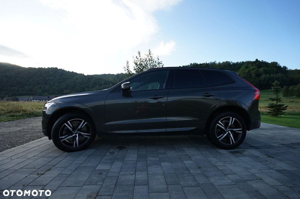 Volvo XC 60 B4 D AWD R-Design - 4