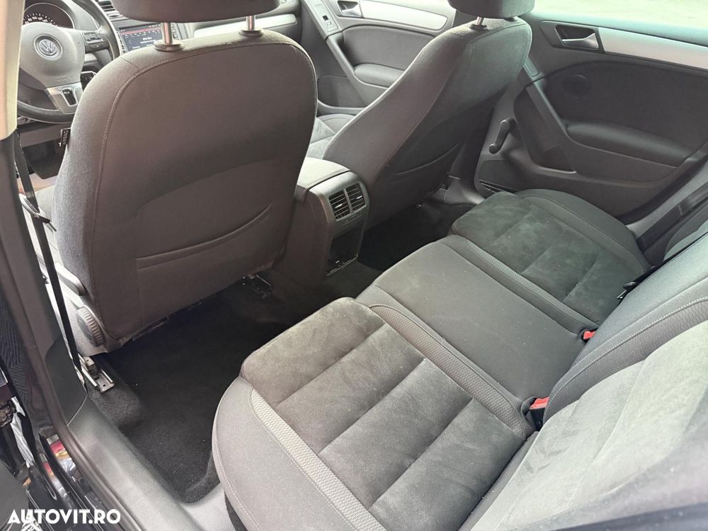 Volkswagen Golf - 10