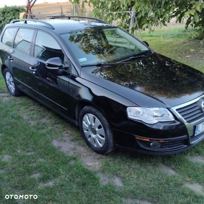 Volkswagen Passat 1.6 TDI DPF BlueMot Comfortline - 1